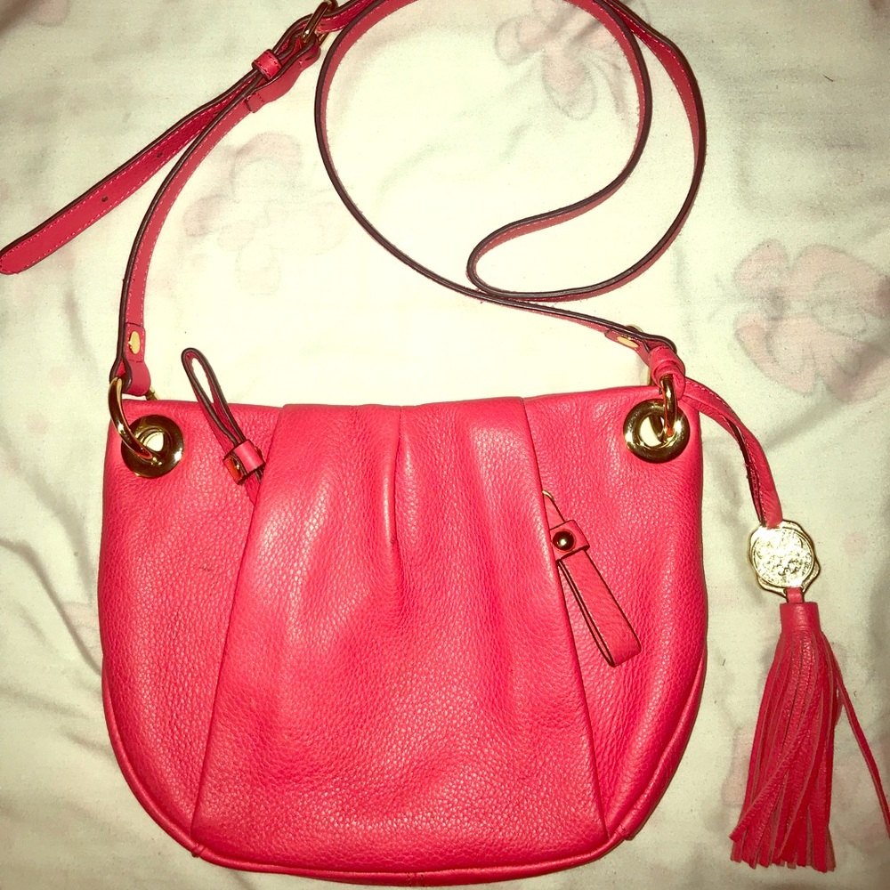 🌴Vince Camuto crossbody tassel purse🌺